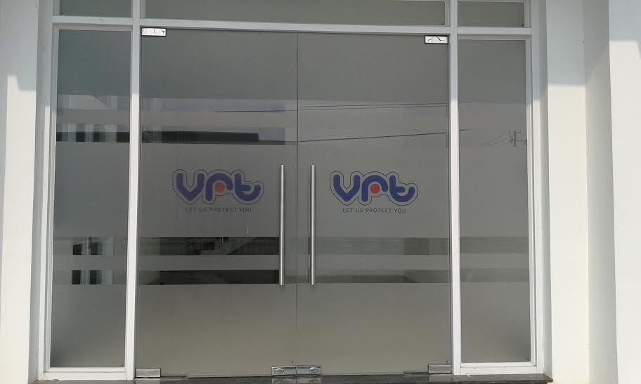 Decal dán kính&nbsp;giá rẻ