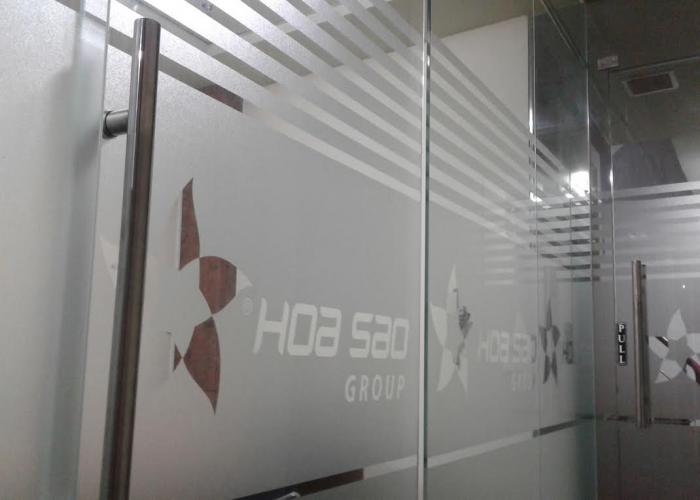 decal dán kính hcm